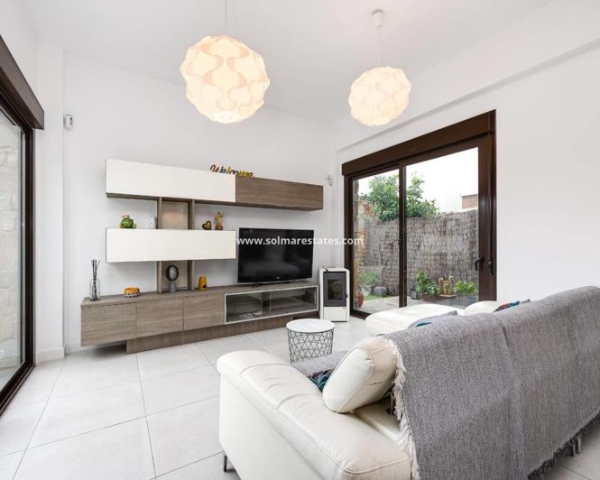 Image No.8-2 Bed Townhouse for sale