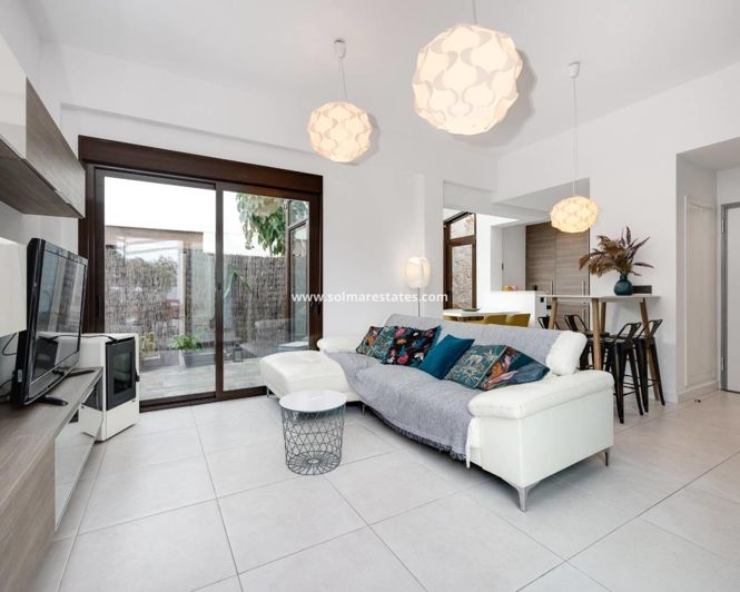 Image No.9-2 Bed Townhouse for sale