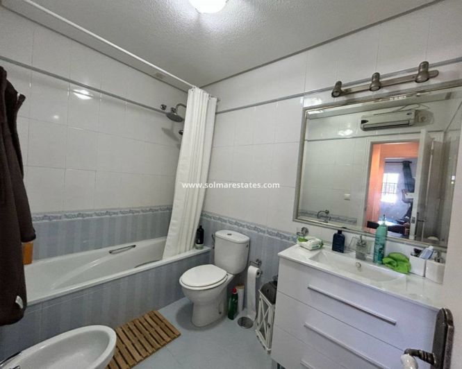 Image No.12-3 Bed House for sale