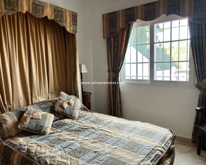 Image No.18-3 Bed House for sale