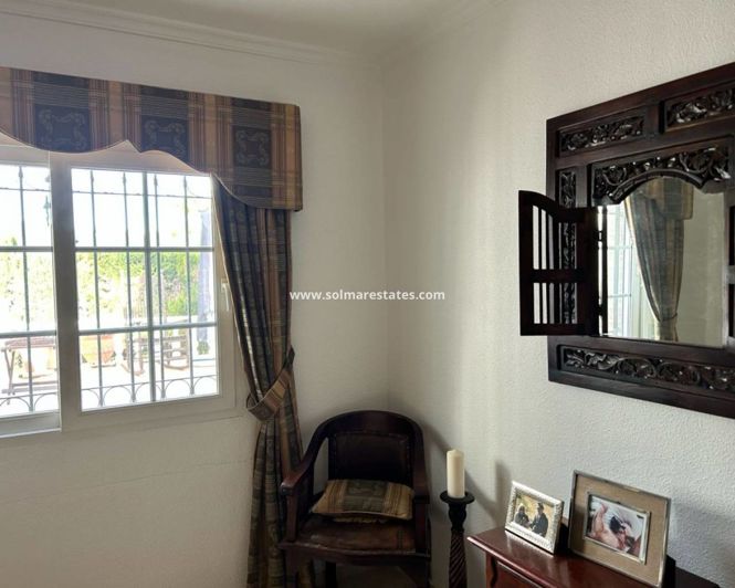 Image No.19-3 Bed House for sale