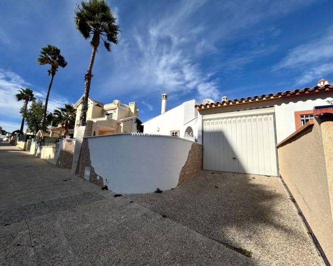 Image No.6-3 Bed House for sale