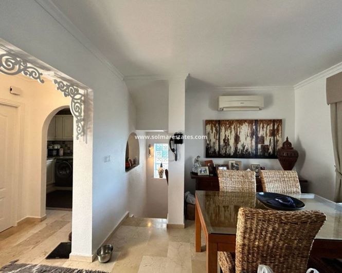 Image No.8-3 Bed House for sale