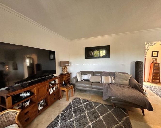 Image No.9-3 Bed House for sale