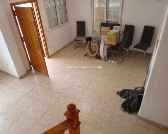 Image No.18-3 Bed House for sale