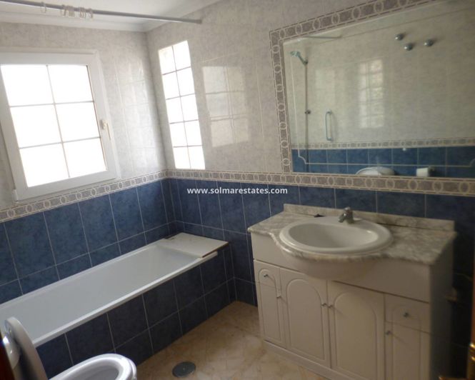 Image No.37-3 Bed House for sale