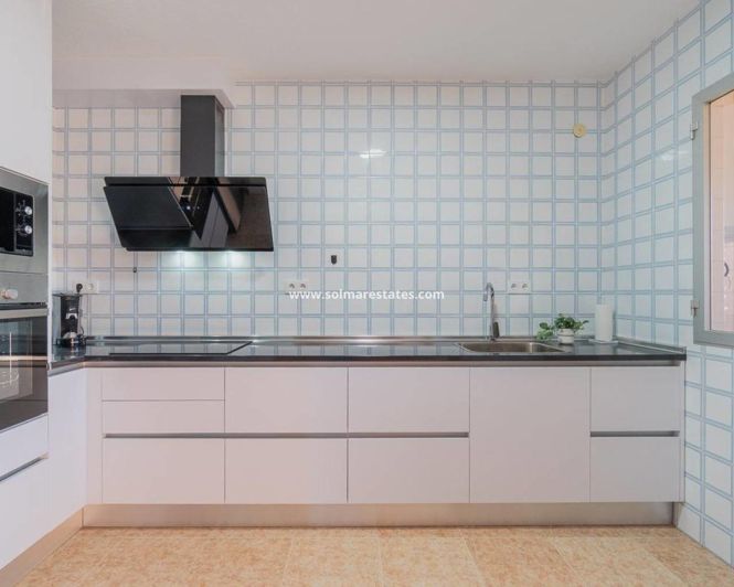 Image No.18-3 Bed Apartment for sale