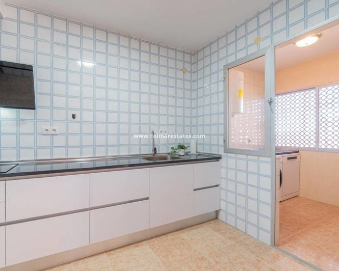 Image No.19-3 Bed Apartment for sale