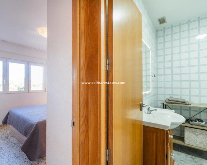 Image No.27-3 Bed Apartment for sale