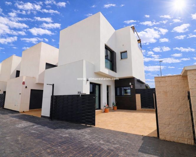 Image No.20-3 Bed Villa for sale