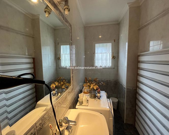 Image No.5-3 Bed House for sale