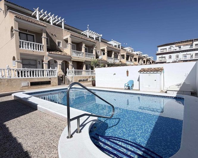 Image No.12-3 Bed Townhouse for sale