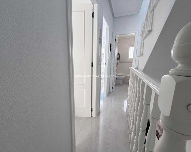 Image No.20-3 Bed Townhouse for sale