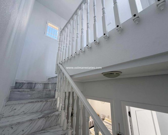 Image No.25-3 Bed Townhouse for sale