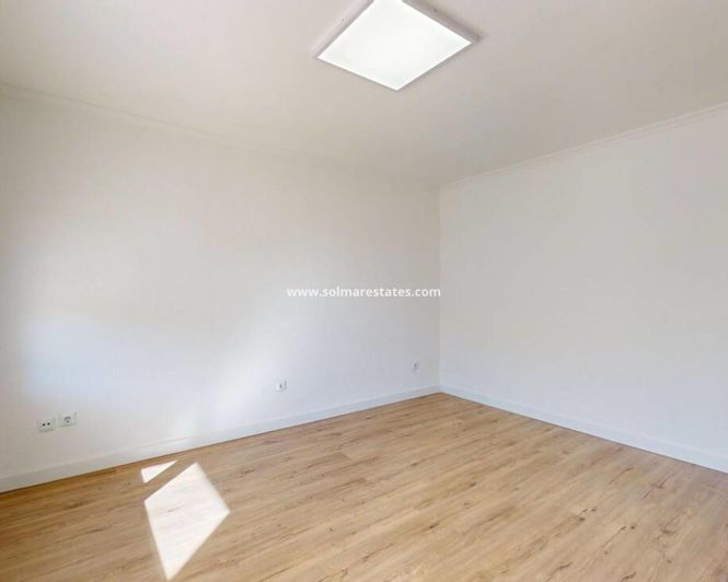 Image No.9-Appartement de 2 chambres à vendre à Villamartin