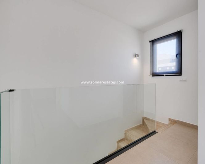 Image No.37-3 Bed Villa for sale