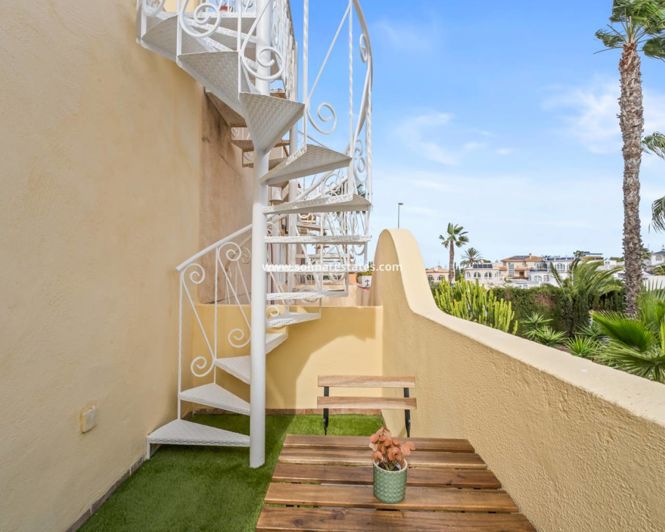 Image No.23-2 Bed Townhouse for sale