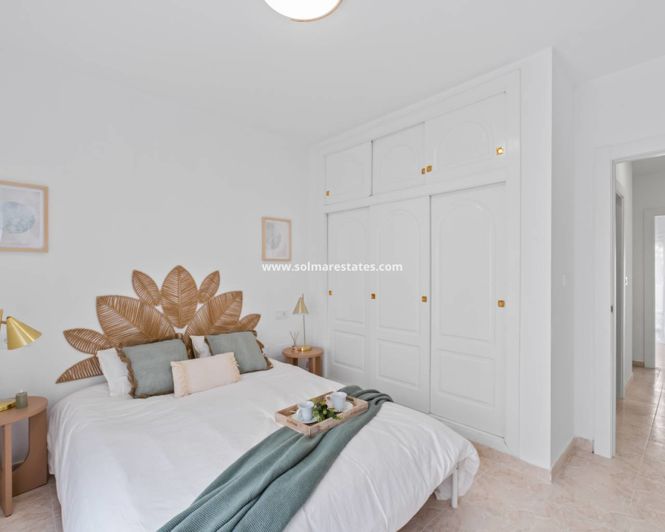 Image No.25-2 Bed Townhouse for sale