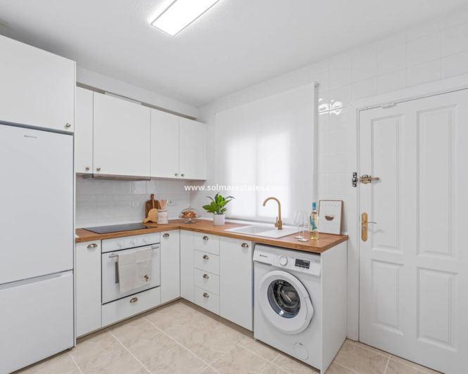 Image No.31-2 Bed Townhouse for sale