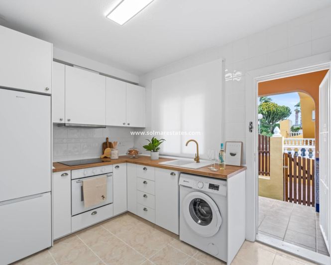 Image No.7-2 Bed Townhouse for sale