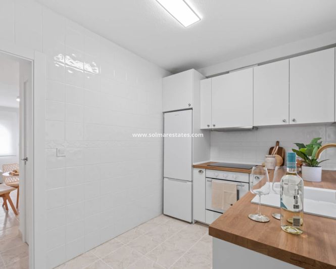 Image No.9-2 Bed Townhouse for sale