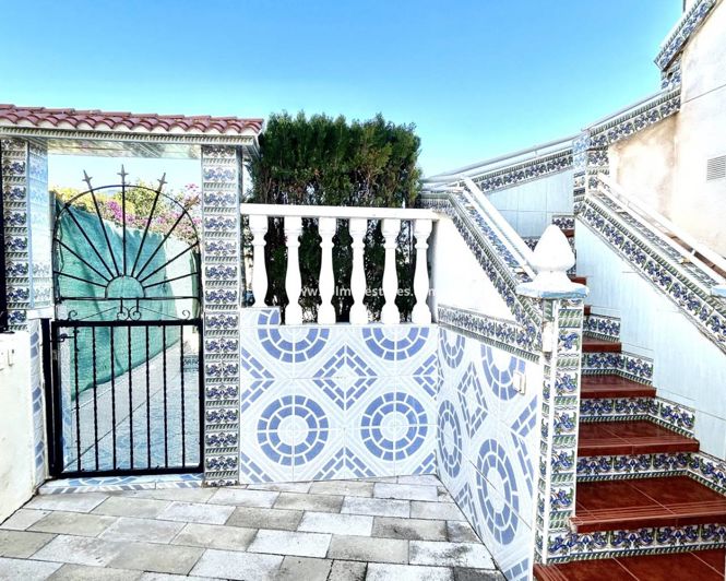 Image No.25-2 Bed Apartment for sale