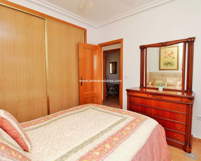 Image No.18-3 Bed Townhouse for sale