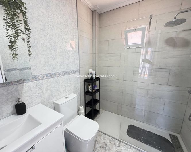 Image No.20-3 Bed Apartment for sale