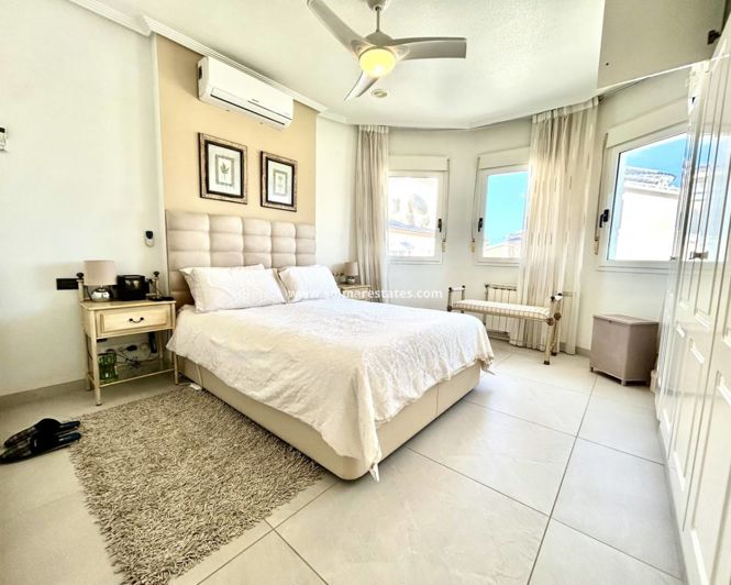 Image No.12-Villa de 4 chambres à vendre à Pinar de Campoverde