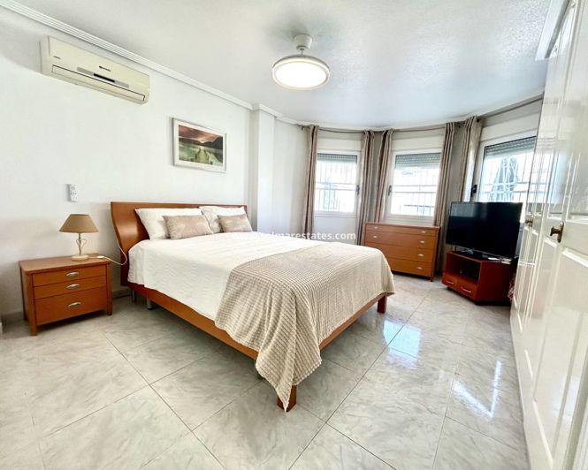 Image No.24-Villa de 4 chambres à vendre à Pinar de Campoverde