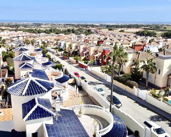 Image No.3-Villa de 4 chambres à vendre à Pinar de Campoverde