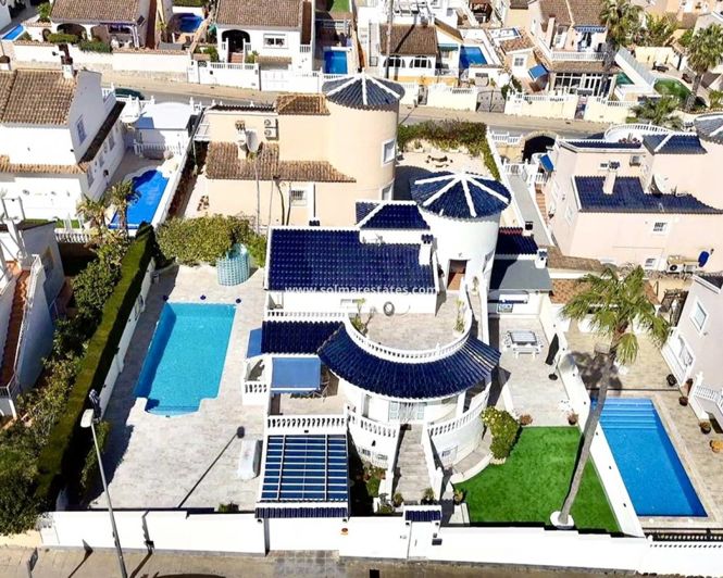 Image No.5-Villa de 4 chambres à vendre à Pinar de Campoverde