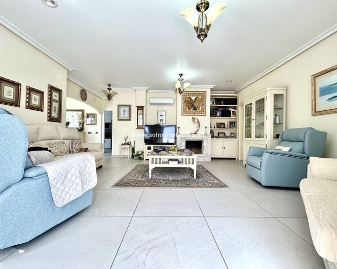 Image No.7-Villa de 4 chambres à vendre à Pinar de Campoverde