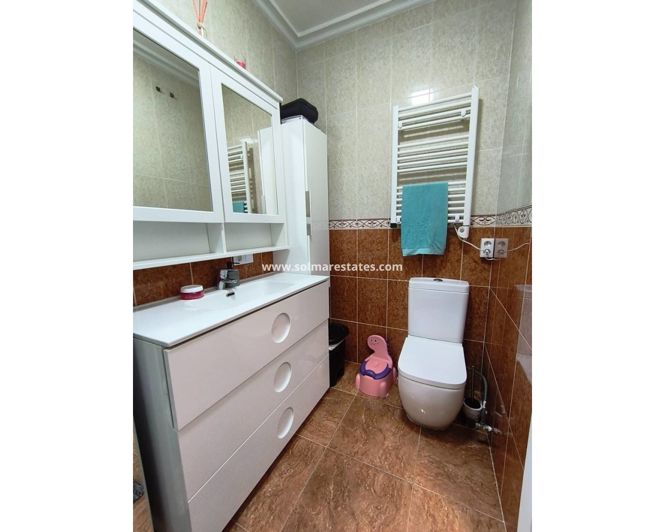 Image No.9-2 Bed Bungalow for sale