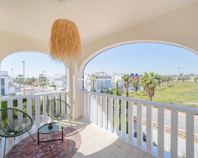 Image No.4-2 Bed Apartment for sale