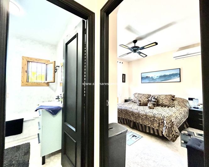 Image No.17-2 Bed Townhouse for sale