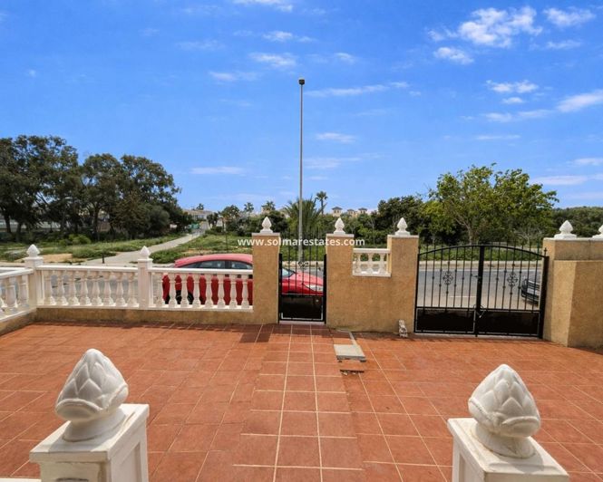 Image No.2-3 Bed Quad for sale