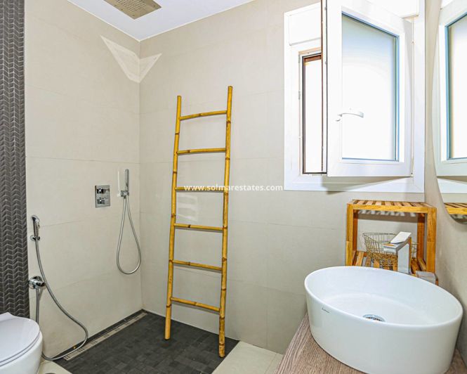 Image No.24-3 Bed Villa for sale