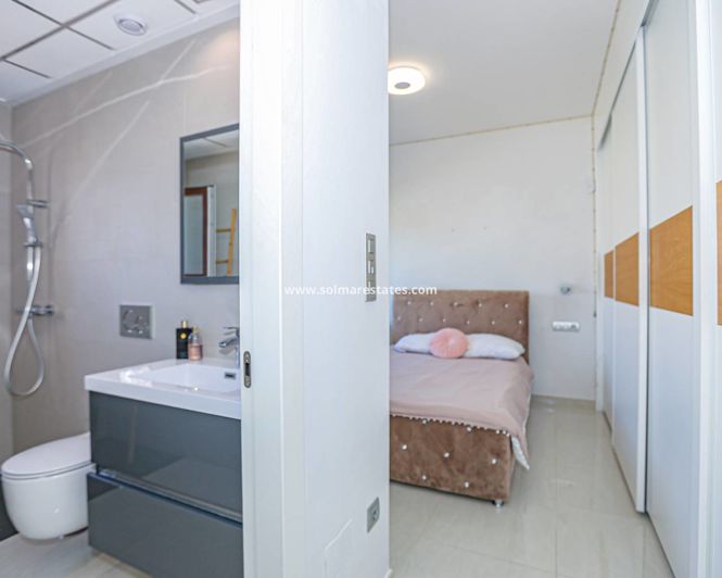 Image No.28-3 Bed Villa for sale