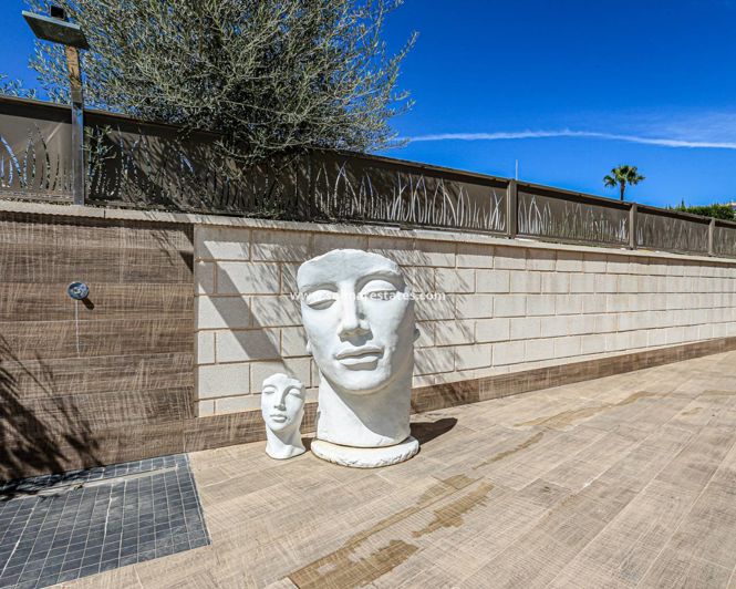 Image No.47-3 Bed Villa for sale