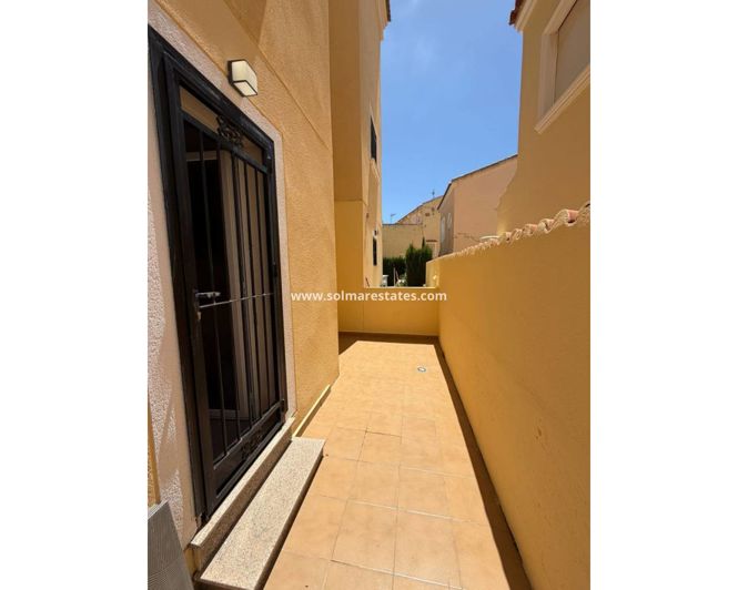 Image No.11-3 Bed Townhouse for sale