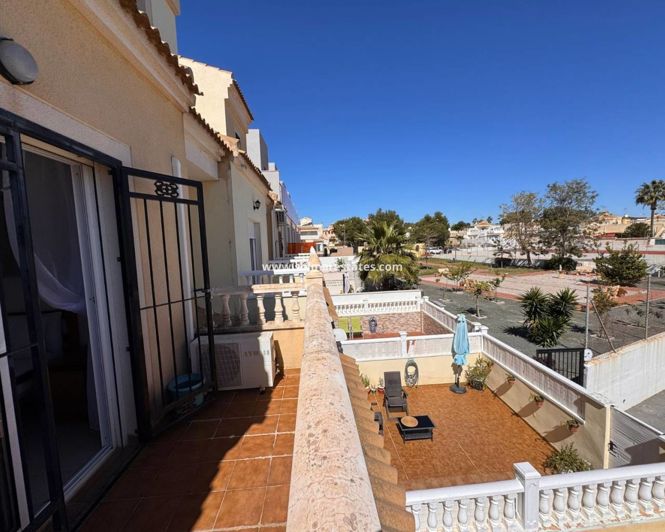 Image No.15-3 Bed Townhouse for sale