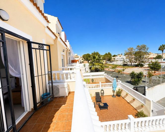 Image No.16-3 Bed Townhouse for sale