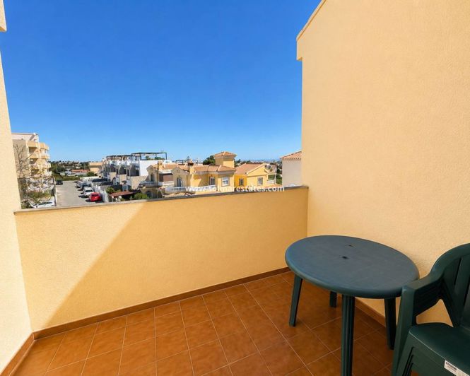 Image No.20-3 Bed Townhouse for sale