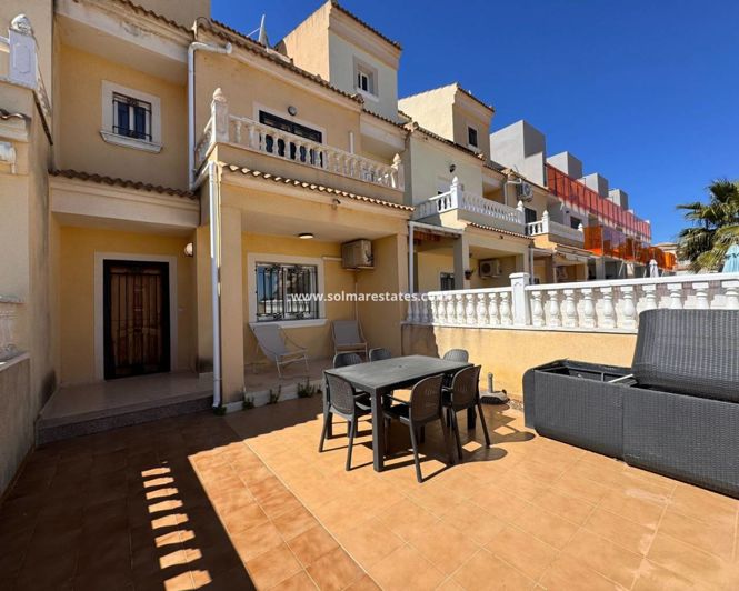 Image No.26-3 Bed Townhouse for sale