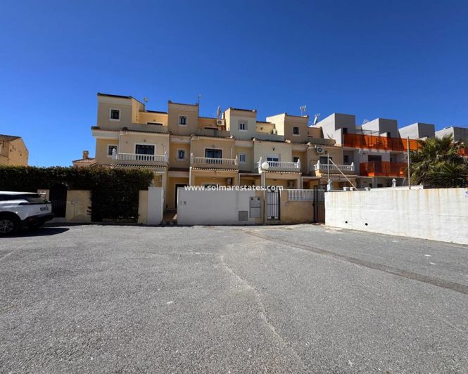 Image No.29-3 Bed Townhouse for sale