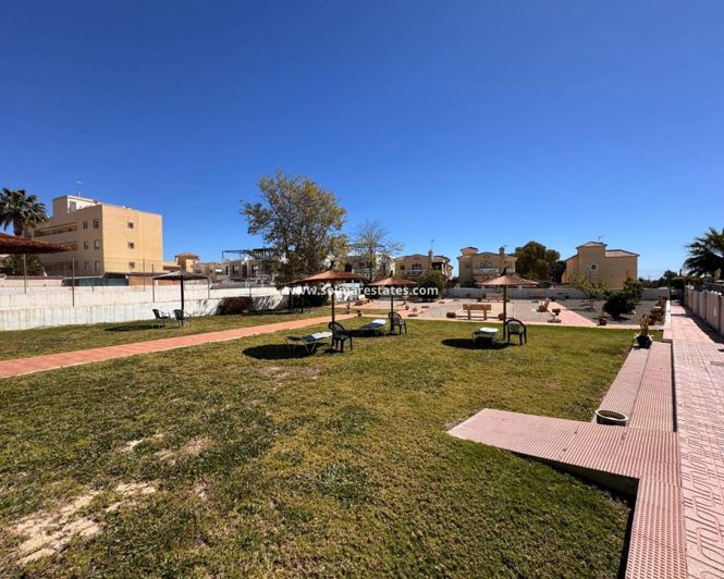 Image No.33-3 Bed Townhouse for sale