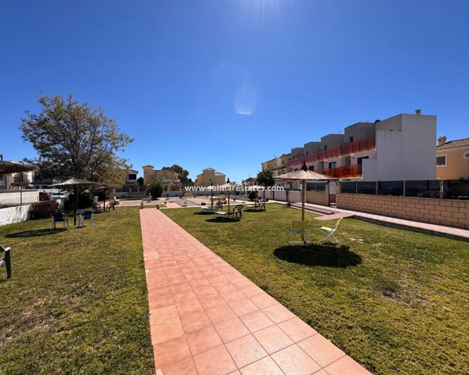 Image No.35-3 Bed Townhouse for sale