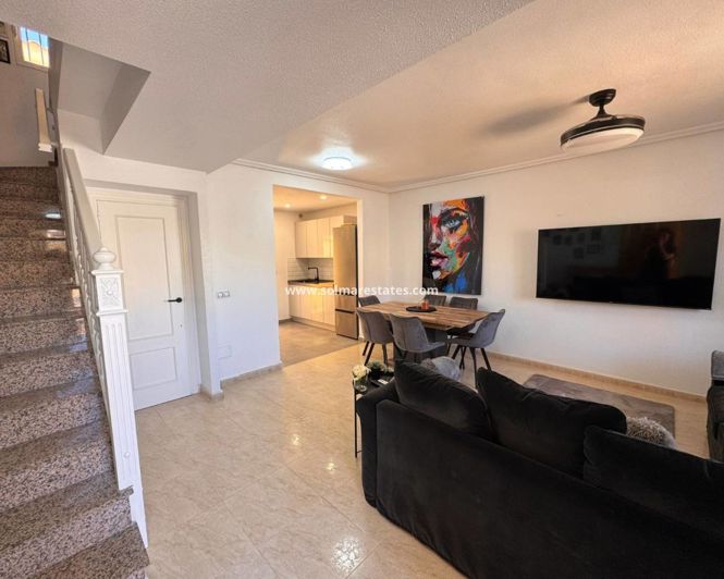 Image No.4-3 Bed Townhouse for sale