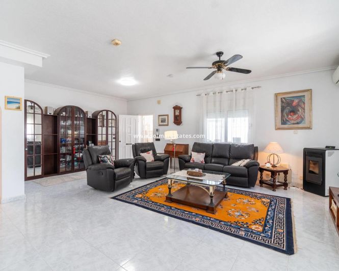 Image No.10-3 Bed Villa for sale